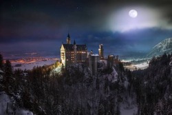 willkommen-in-germany:Neuschwanstein im Mondschein