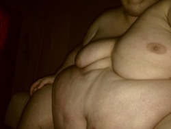 mikebigbear:  superchubby:  14-6-11  Would Love to sink into