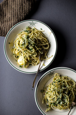 kate-loves-kale:  Simple olive oil and parsley pasta by Flourishing