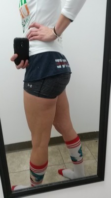 Dat morning ass! Squats for breakfast. #thickthighs #junkinthetrunk