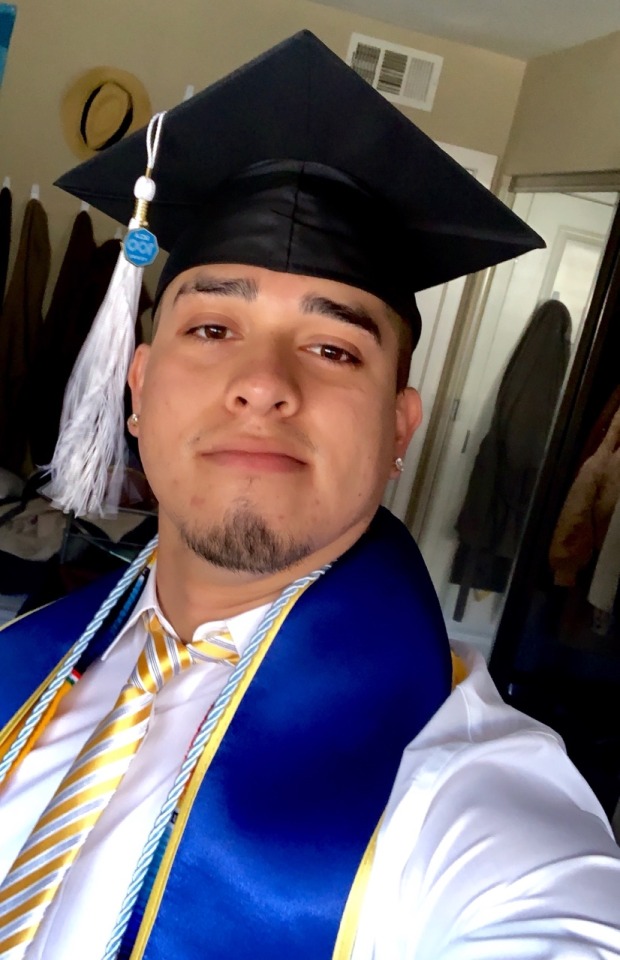 elcutejoto:Did I tell y’all I graduated?