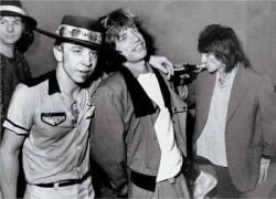 groovyscooter:  Stevie Ray Vaughan and Mick Jagger (Ronnie Wood