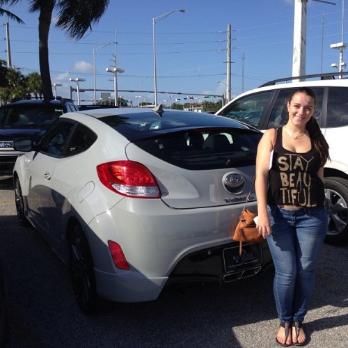 Ughh so fresh n so clean clean ðŸ˜±ðŸ˜ðŸŽ‰ðŸ‘ðŸš—ðŸ’¨ðŸ’¨ #newcar #veloster #2013 #sprintgray #remixedition  (at Lehman Hyundai/ Subaru)