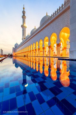 wonderous-world:  The Grand Mosque by Alexander Arevalo