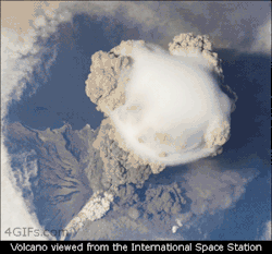 evilplague:  spaceplasma:  Sarychev Volcano Eruption seen from