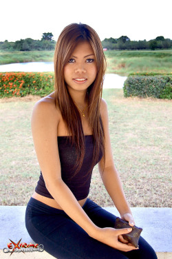 sexyshemaleladyboy:  Ladyboy Bee 