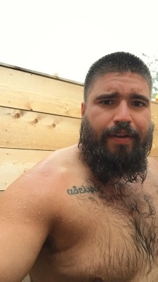 ranch-soda:  el-griexicano:  I miss showering outside  This guy