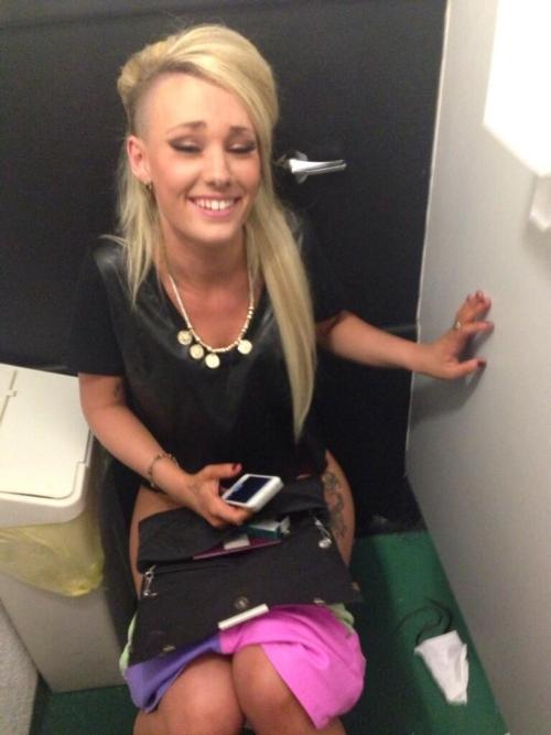 dimitrivegas:  Toilet girl