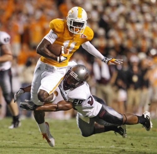 Justin Hunter @ Tennessee First post of bulge pics at 2013 NFL Combine: http://hothungjocks.tumblr.com/post/44007511450/justin-hunter-tennessee-at-nfl-combine