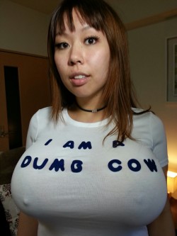 buttlovingbecky:  boobgrowth:  “Cow needs to be milked!