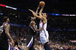 Thabo Sefolosha vs the kings