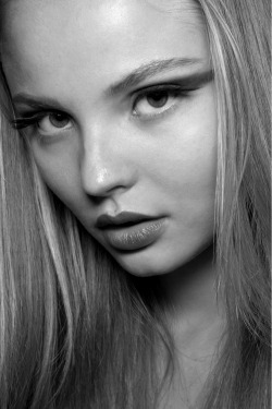 wildbelles:  a-phrodit-e:  Magdalena Frackowiak  more like this