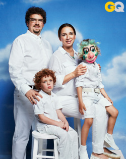 bohemea:  Maya Rudolph & Danny McBride: Awkward Family Photos