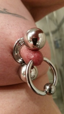 skinsoihh:  ukgreytop:  manpierced:  you can see the hand holding