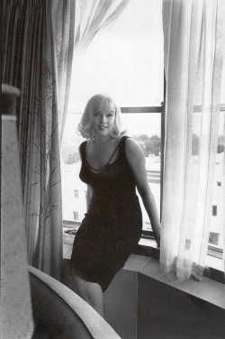 suicideblonde:  Marilyn Monroe photographed by Inge Morath in