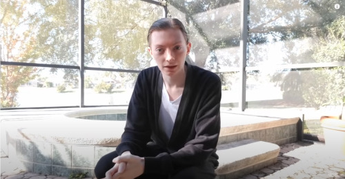 tatzelwurming:dejdreamer:Inside Reviewbrah’s 80s Americana