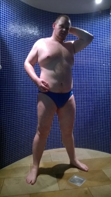 islandbeef:  Blue Speedo shower set 1 