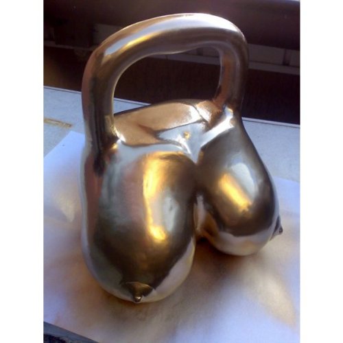 Ukrainian boobs kettlebells! Source