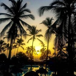 Goodmorning sunrise over a very silent swimmingpool in Cozumel..