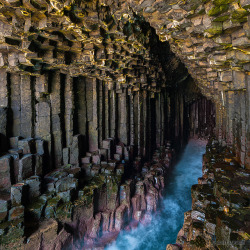 libutron:  Fingal’s Cave | ©Darby Sawchuk (Staffa island,