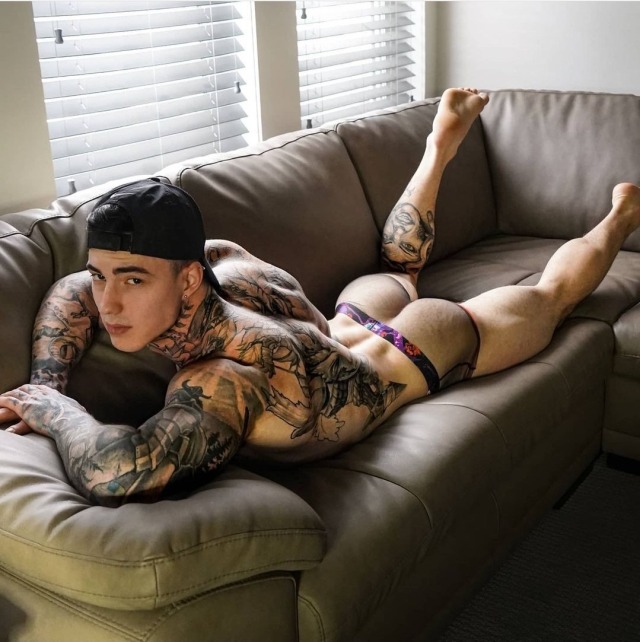 muscleinbriefs-deactivated20230: great feet