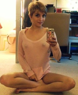 bralessbilliam:  Pixie.  What a little doll