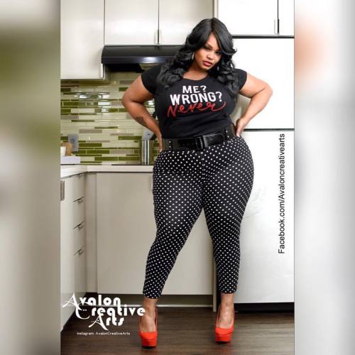 #Repost @avaloncreativearts ・・・ Bella @plusmod_bella_raye  location Baltimore #pants  #sexy #catalog  #polkadots  #makeup #thick  #imnoangel  #round #backside  #baltimore #thewire #fashion #fashionblog #manik #dmv #volup2isdiversity #celebratemysize