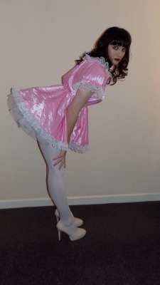 nicolebuxton: Sissy maid