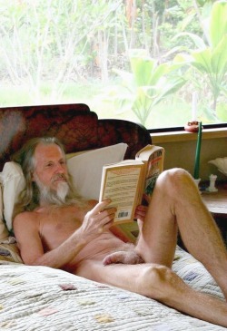 Naked reader…I’m in lust!