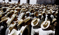 fotojournalismus:  Mexico, 1959. Photo by Marc Riboud 