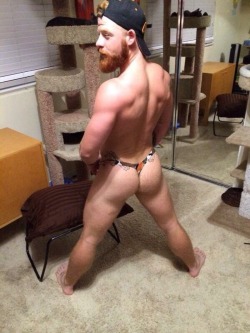 thongsareforboys:  arhmar:  Ginger thonger!  I ❤️ Ginger