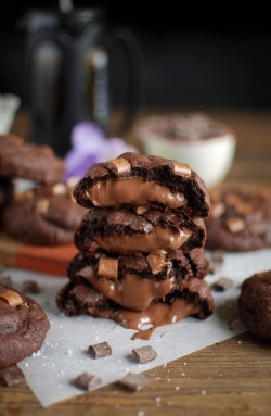 foodffs: Nutella Melting Middle Cookies Really nice recipes.