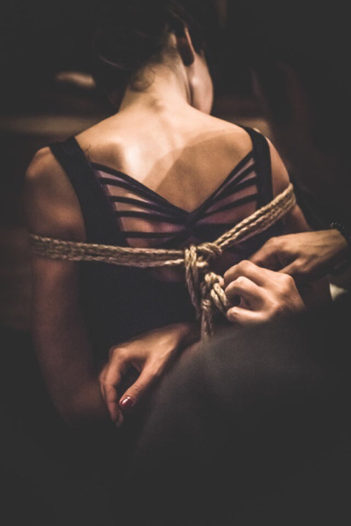 sensualhumiliation:sir-phrixus-govad:Controlled