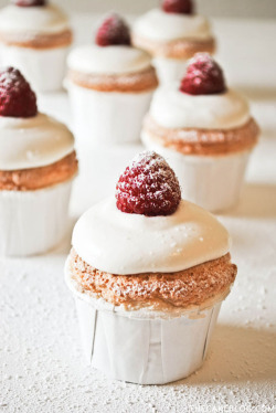 cake-stuff:  Snow Angel Cupcakes More cake & cookie &