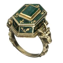 americanwizarding:  Poison ring used in 1858 by Marisol Soto