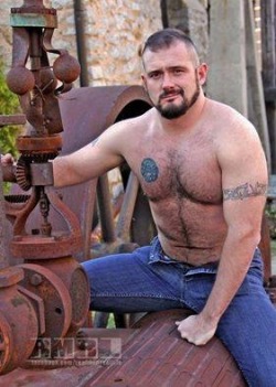 Follow my two hairy men blogs:http://sambrcln.tumblr.comhttp://hairysex.tumblr.com
