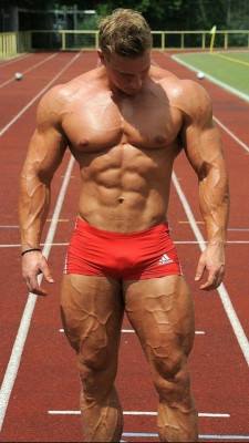 Rippling Defined Muscle!