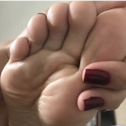 luvfemalefeet: 