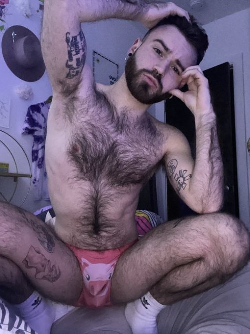 bodyhairshrineofbeauty2:  So very handsome and hairy.  Mmmmm