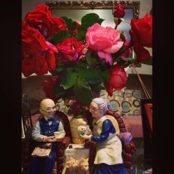 #viejitos #rosas #roses #mispadres #abuela #abuelo  (at Hacienda