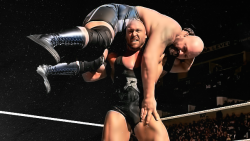 Big Show’s hand is so close to touching Ryback’s