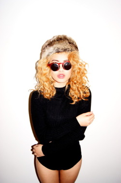 fashionpassionates:  Get the sunnies: RETRO FLIP SUNNIES Shop