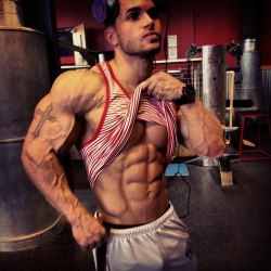 hardbodyhunks:  Hot Guys with Hot Bodies! What else is there