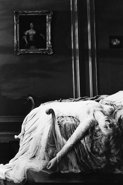  Mae Clarke in Frankenstein (1931) 