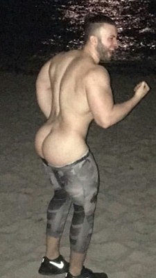 manrumpsxxx:  Follow Me For The Sexiest Rumps On Tumblr