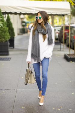 justthedesign:  Arielle Nachami is wearing a white fuzzy sweater