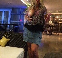 deliciouslywrong:  tit out in hotel lobby