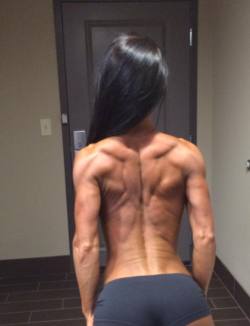 thedietprincess:  jenifersbody:  Focus= Back/ Upper body  Perfection