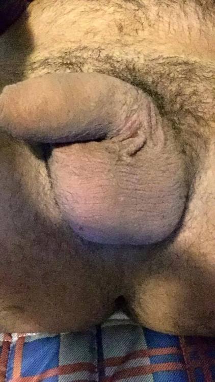 gaychilegay:  Enviaron este buenisimo aporte, al parecer se llamaría Hugo Lopez, 28 años de edad y de Las Condes, Santiago  Imagenes obtenidas de Internet o enviada al correo electrónico que sale en el avatar o son publicada por los mismos usuarios