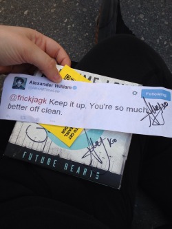 jackbssam:  michaels-barakat:  jackbssam:  alex signed my tweet